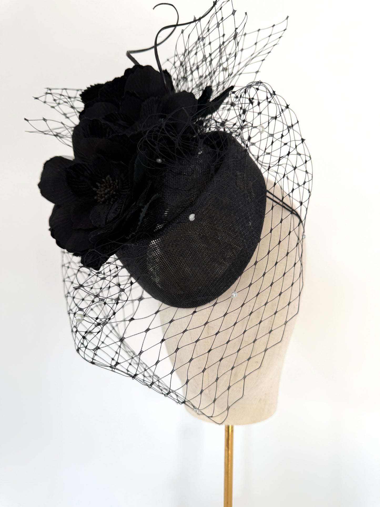 Pillbox in black