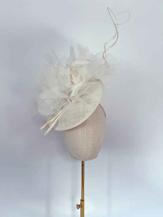 Fascinator in Ivory