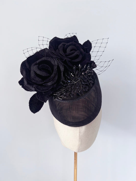 Pillbox with Roses in Black
