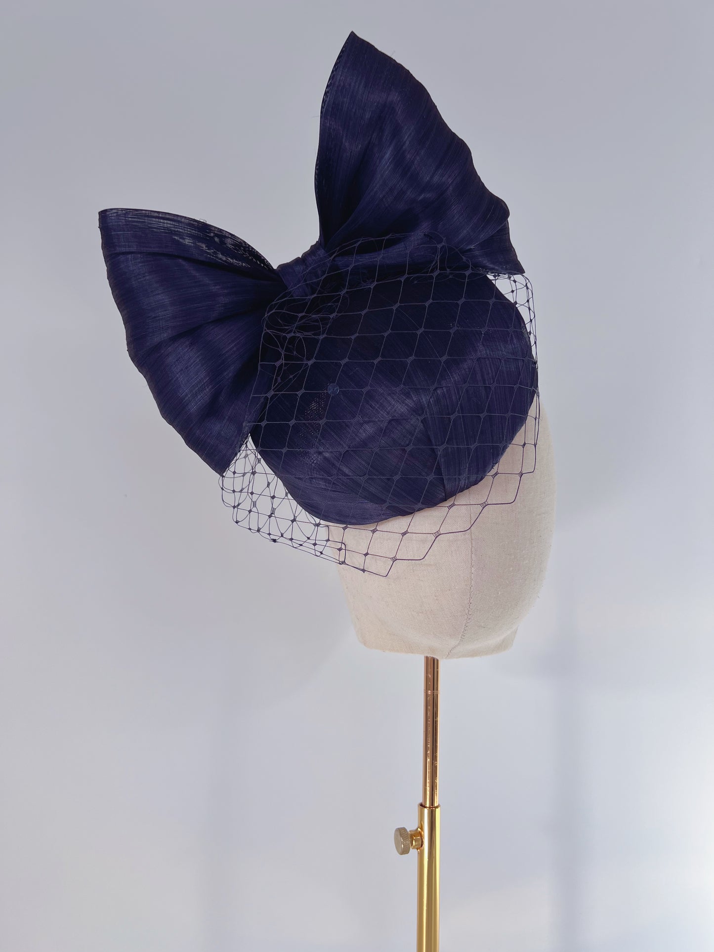 Silk Abaca Pillbox with Bow in Navy